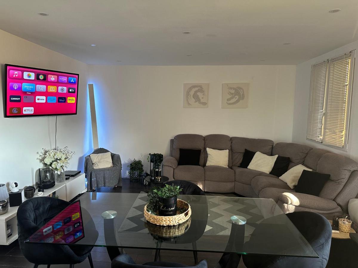 Privat Room In Private Security Residence With Free Parking, 1 Minute From Tramway, 9 Minutes From De Center, Accessible All Transports Nice Ngoại thất bức ảnh